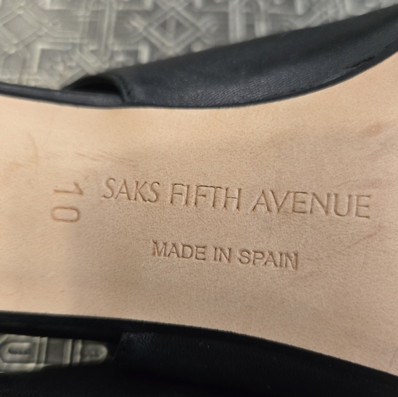 🐢 SAKS FIFTH AVENUE BLACK LEATHER SLINGBACKS Size 10 2.5" Heel - Picture 4 of 17